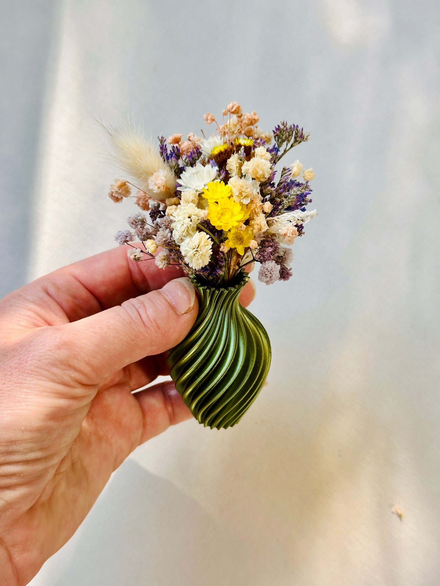 3D Vase Magnet + Flowers